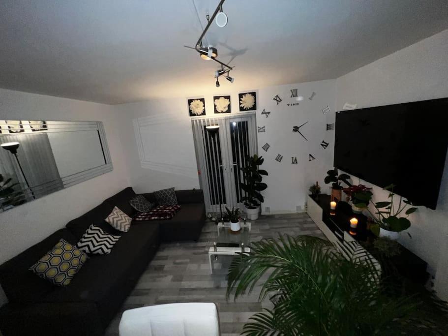 1-Bed Flat With Fast Wi-Fi In Prime Location 15Mins From Central ลอนดอน ภายนอก รูปภาพ