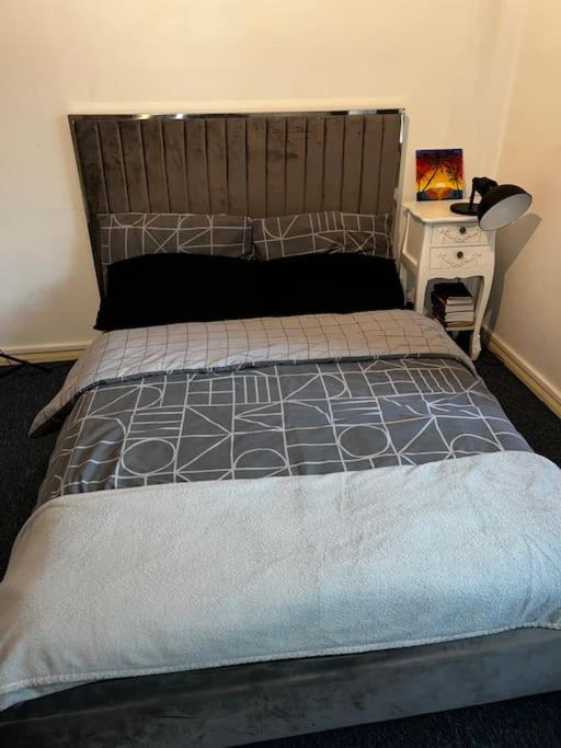 1-Bed Flat With Fast Wi-Fi In Prime Location 15Mins From Central ลอนดอน ภายนอก รูปภาพ