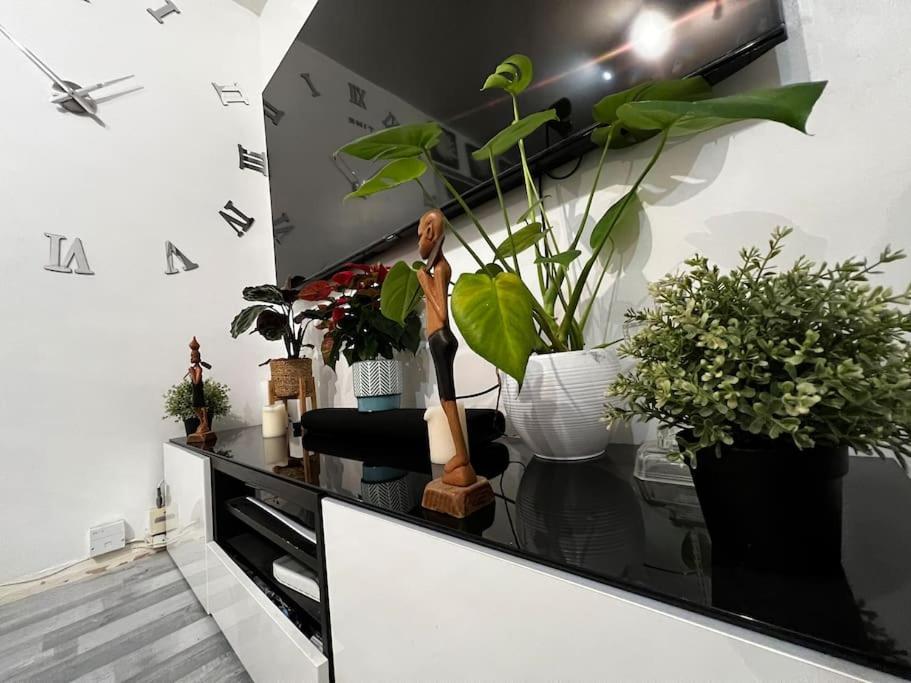 1-Bed Flat With Fast Wi-Fi In Prime Location 15Mins From Central ลอนดอน ภายนอก รูปภาพ