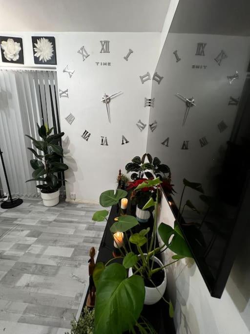 1-Bed Flat With Fast Wi-Fi In Prime Location 15Mins From Central ลอนดอน ภายนอก รูปภาพ