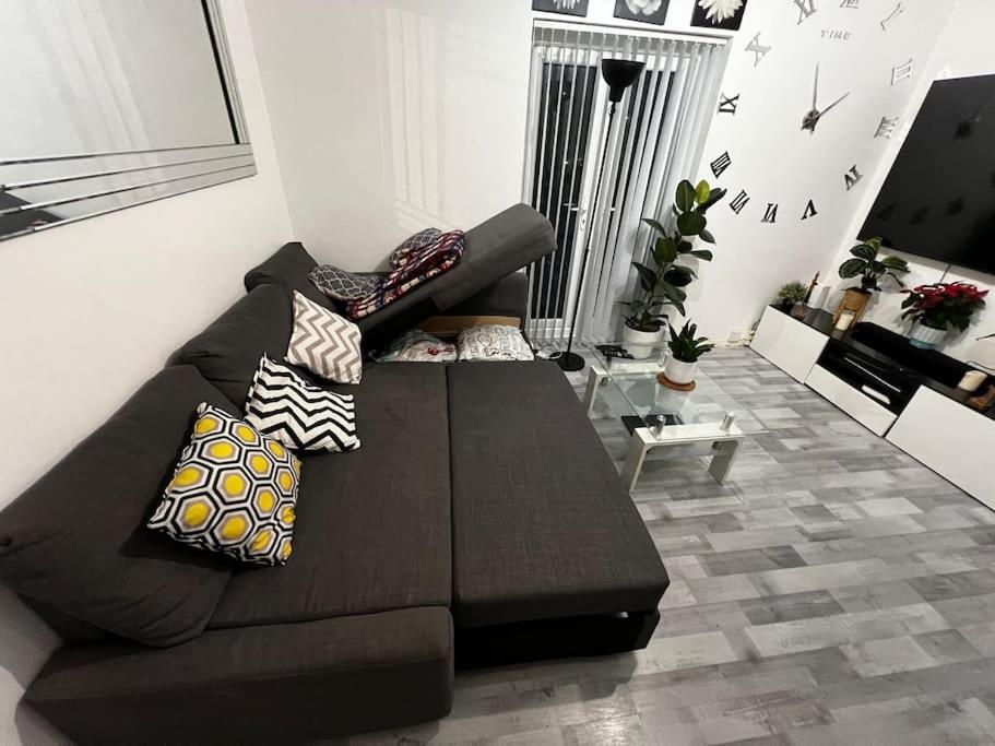 1-Bed Flat With Fast Wi-Fi In Prime Location 15Mins From Central ลอนดอน ภายนอก รูปภาพ